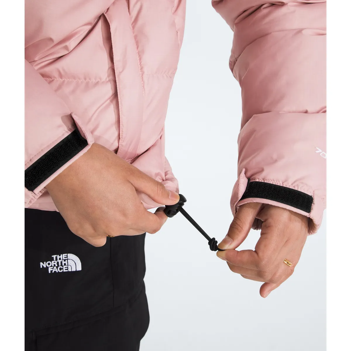 Women’s 1996 Retro Nuptse Jacket in Metal Pink / TNF Black