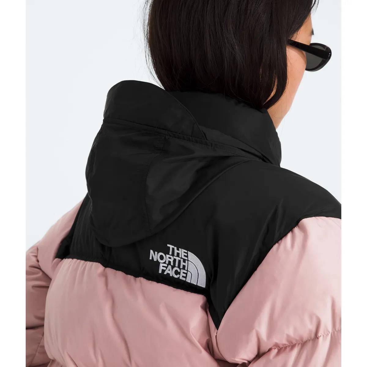 Women’s 1996 Retro Nuptse Jacket in Metal Pink / TNF Black